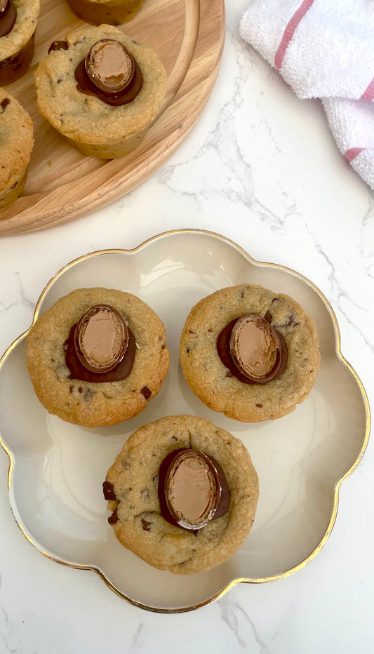 Kinder Bueno Eggs Cookie Pies Recipe