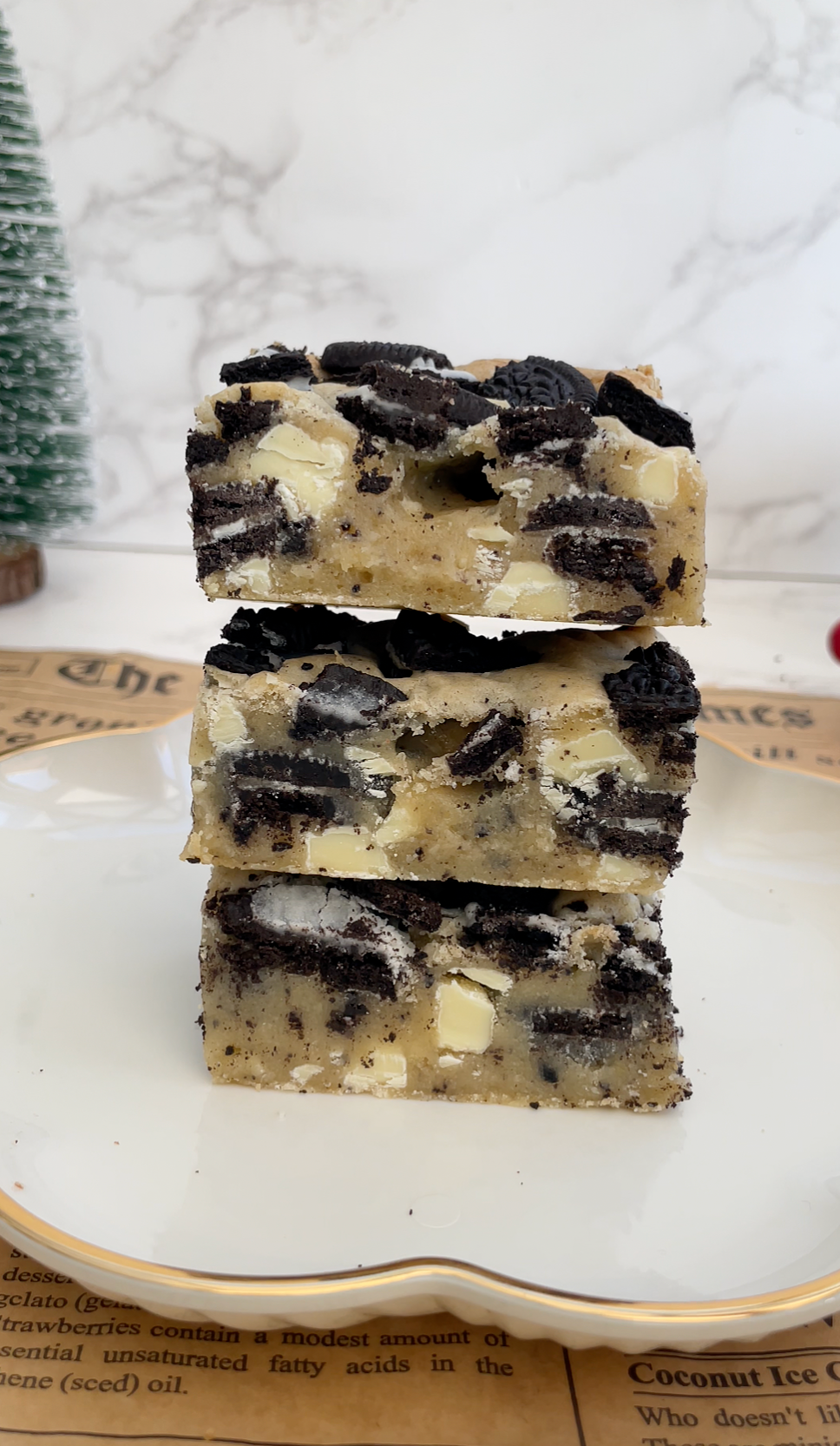 Oreo Cookies & Cream Blondies